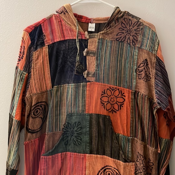 Really cute long sleeve - Picture 2 of 3